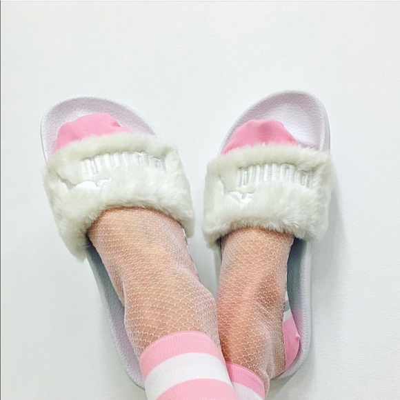 AUTHENTIC FENTY X PUMA SLIDES - Picture 2 of 8